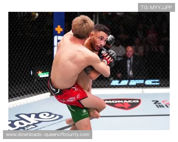 佩雷兹首回合TKO约翰逊，迅速重回胜者行列